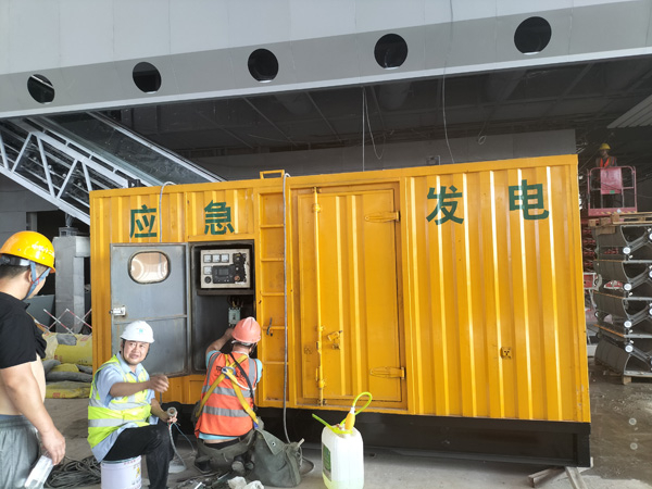 双塔怎样判断空气滤清器是否需要更换？