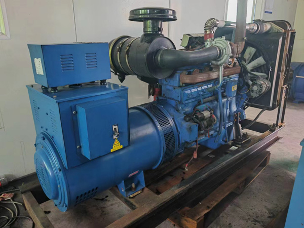 双塔100kW柴油发电机组使用多级机油有哪些优缺点？